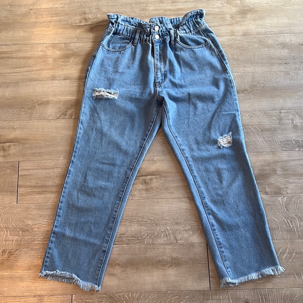 NATURE High Rise Paper Bag Jeans Waist 28” Lightwash Distressed Raw Hem